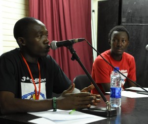 Slam artist Micromega explaining the technical aspects of a slam text.